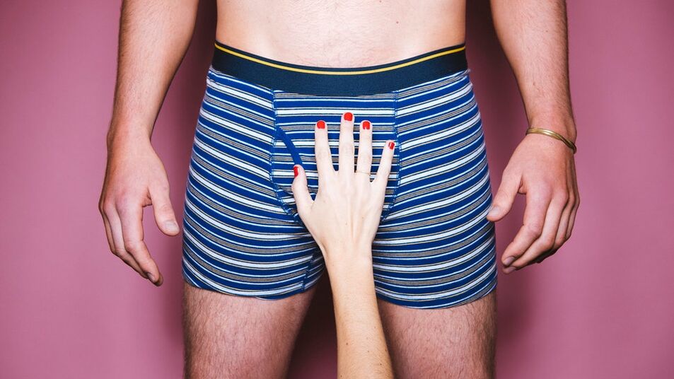 Χέρι στο πέος